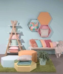 VARDEN - Sierkussen Met Knopen 30x50 Cm - Zalm - Roze - Oranje - Pasteltinten - 100% Katoen - Inclusief Binnenkussen 11 VARDEN - Sierkussen Met Knopen 30x50 Cm - Zalm - Roze - Oranje - Pasteltinten - 100% Katoen - Inclusief Binnenkussen -Dutch Decor 1020x1200