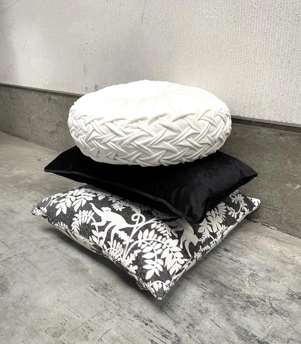 FINN - Kussenhoes Velvet 30x50 Cm - Raven - Zwart - Met Rits 7 FINN - Kussenhoes Velvet 30x50 Cm - Raven - Zwart - Met Rits - Afbeelding 5