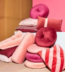 SKY - Sierkussen Velvet 45x45 Cm - Muted Clay - Roze - Inclusief Binnenvulling -Dutch Decor 1079x1200