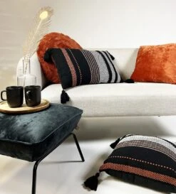 Set Van 4 Sierkussens - Zwart - Oranje - TAMAR - TAMAR - ZAYA - SKY - Inclusief Vulling - Luxe En Zachte Stoffen -Dutch Decor 1084x1200 2