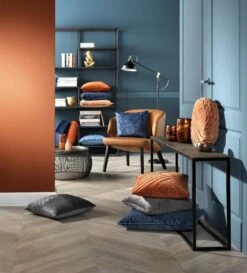 FINN - Sierkussen Velvet 30x50 Cm - Insignia Blue - Donkerblauw - Inclusief Binnenvulling 10 FINN - Sierkussen Velvet 30x50 Cm - Insignia Blue - Donkerblauw - Inclusief Binnenvulling -Dutch Decor 1084x1200 3