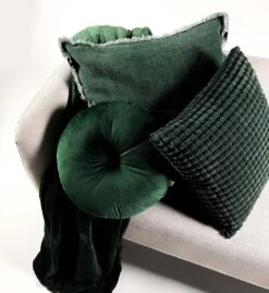 ROME - Sierkussen Uni 45x45 Cm - Mountain View - Donkergroen - Inclusief Binnenvulling -Dutch Decor 1103x1200