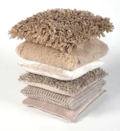 VELVET - Sierkussen 45x45 Cm - Zand - Beige - Effen - Inclusief Binnenvulling 16 VELVET - Sierkussen 45x45 Cm - Zand - Beige - Effen - Inclusief Binnenvulling -Dutch Decor 1108x1200 1