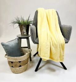 Dutch Decor - FLEECE - Plaid Geel 130x180 Cm - Deken -Dutch Decor 1119x1200 2