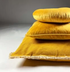 BURTO - Kussenhoes Van Gewassen Katoen Golden Glow 60x60 Cm - Geel - Exclusief Binnenkussen -Dutch Decor 1164x1200