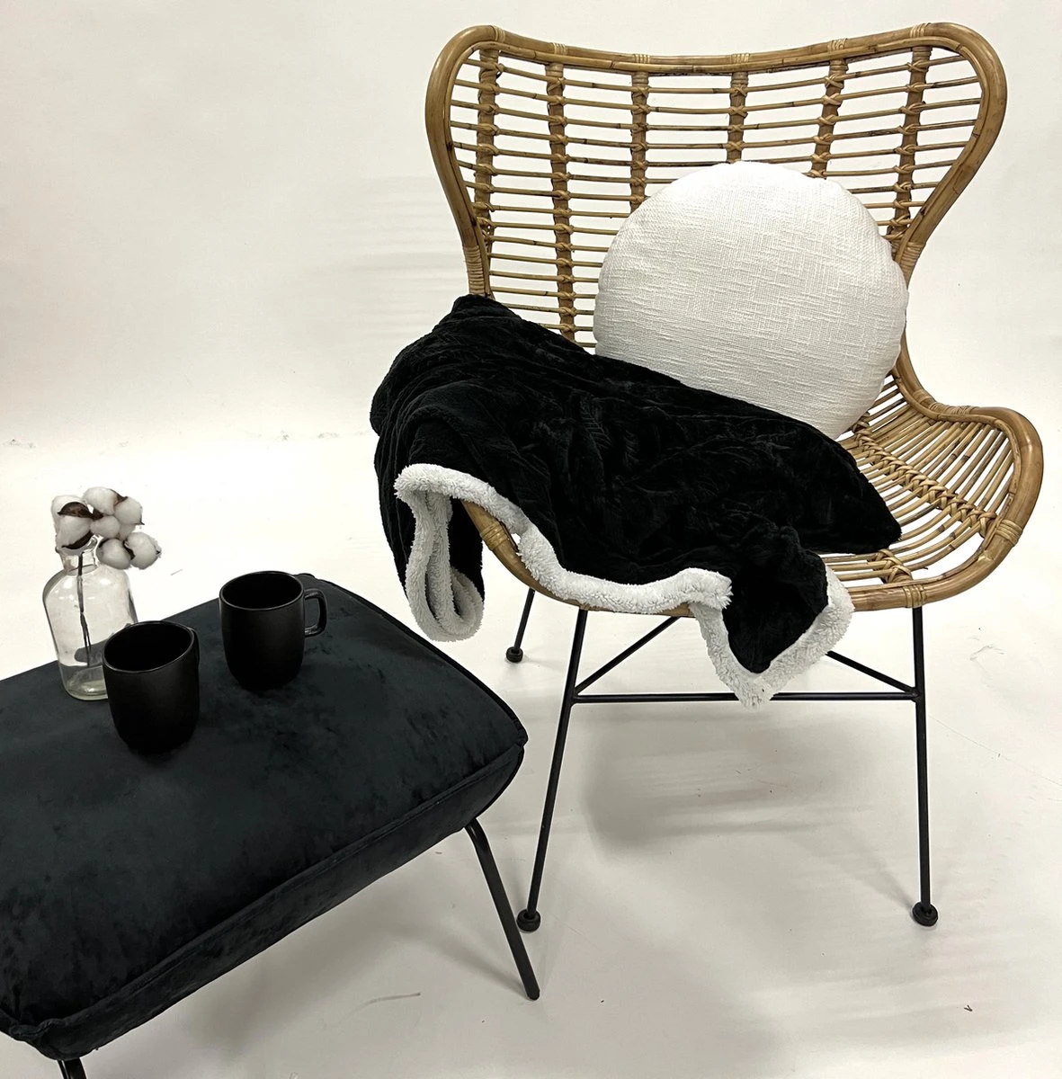 Dutch Decor - BOBBY - Plaid 150x200 Cm Raven - Zwart - Teddy - Deken 5 Dutch Decor - BOBBY - Plaid 150x200 Cm Raven - Zwart - Teddy - Deken - Afbeelding 3