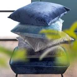 Set Van 2 Sierkussens - Dutch Decor SKY 45x45 Cm - Unikleur Velvet - Insignia Blue - Donkerblauw 18 Set Van 2 Sierkussens - Dutch Decor SKY 45x45 Cm - Unikleur Velvet - Insignia Blue - Donkerblauw -Dutch Decor 1194x1200 2