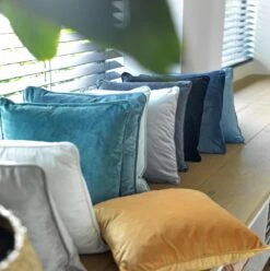 FINN - Sierkussen Velvet 45x45 Cm - Pumice Stone - Beige - Inclusief Binnenvulling 18 FINN - Sierkussen Velvet 45x45 Cm - Pumice Stone - Beige - Inclusief Binnenvulling -Dutch Decor 1197x1200 13