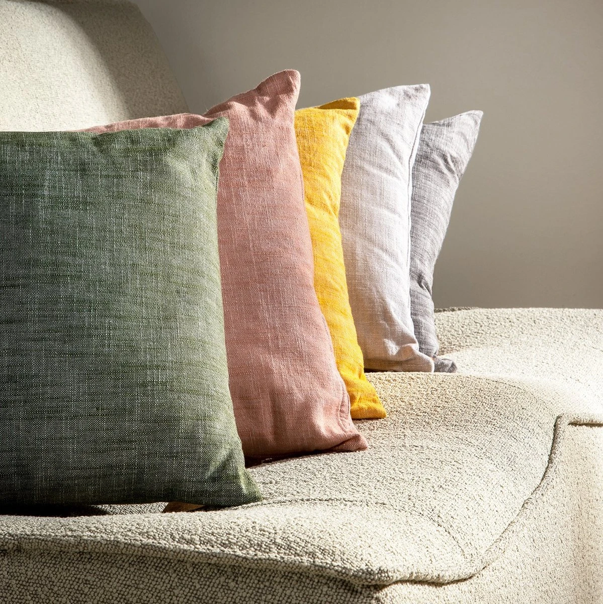 NATURA - Sierkussen Van 100% Katoen 45x45 Cm Golden Glow - Geel - Inclusief Binnenvulling 5 NATURA - Sierkussen Van 100% Katoen 45x45 Cm Golden Glow - Geel - Inclusief Binnenvulling - Afbeelding 3