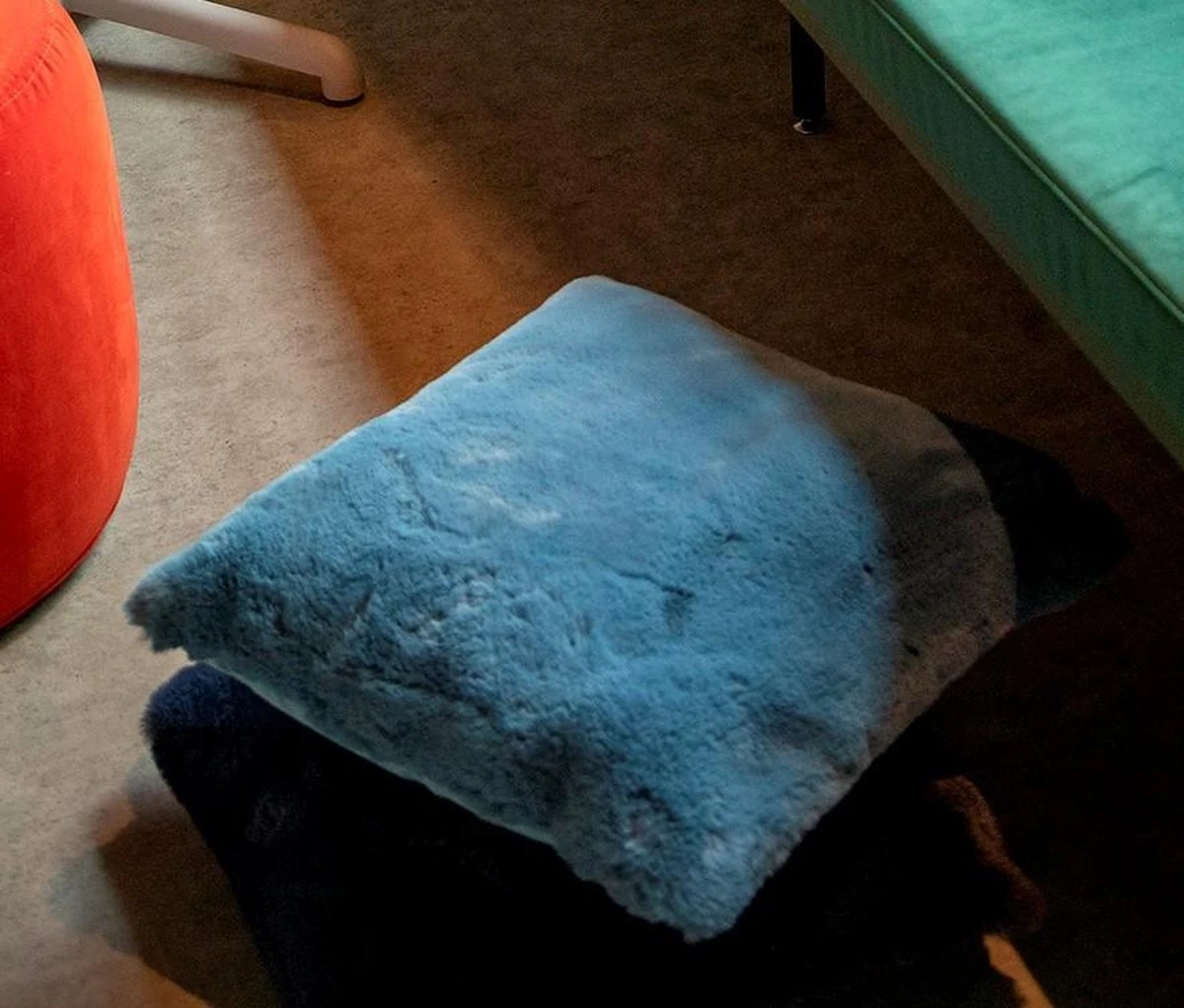 ZAYA - Kussenhoes Unikleur 45x45 Cm - Insignia Blue - Donkerblauw - Superzacht - Met Rits 6 ZAYA - Kussenhoes Unikleur 45x45 Cm - Insignia Blue - Donkerblauw - Superzacht - Met Rits - Afbeelding 4