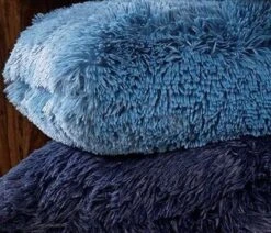 FLUFFY - Sierkussen Unikleur 60x60 Cm - Provincial Blue - Blauw - Inclusief Binnenvulling -Dutch Decor 1200x1032 2
