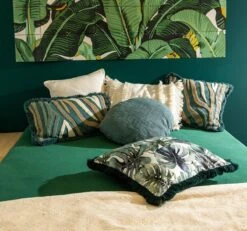 FAUNA - Kussenhoes Velvet 45x45 Cm - Chive - Groen - Botanisch - Franjes - Met Rits -Dutch Decor 1200x1124 3