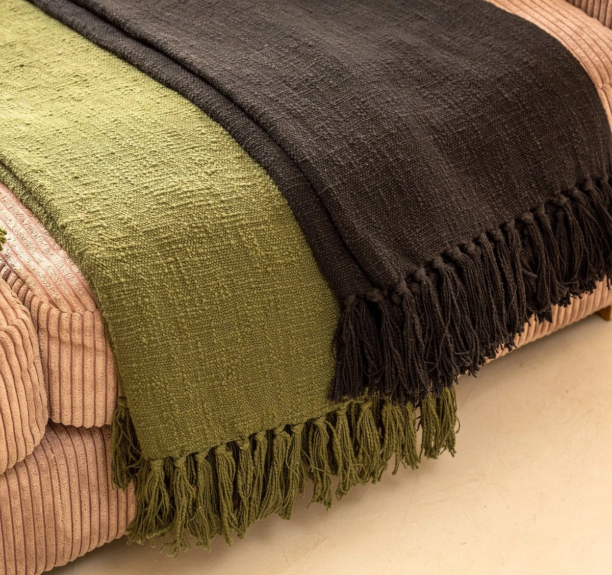 Dutch Decor - JUNE - Plaid Van Katoen 140x180 Cm Chive - Groen - Deken 5 Dutch Decor - JUNE - Plaid Van Katoen 140x180 Cm Chive - Groen - Deken - Afbeelding 3