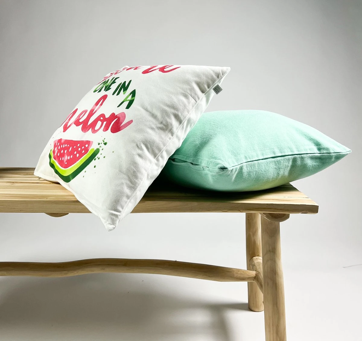 EVIE - Sierkussen Meloen 45x45 Cm - Ivoor / Wit - You're One In A Melon - Inclusief Binnenkussen 9 EVIE - Sierkussen Meloen 45x45 Cm - Ivoor / Wit - You're One In A Melon - Inclusief Binnenkussen - Afbeelding 7