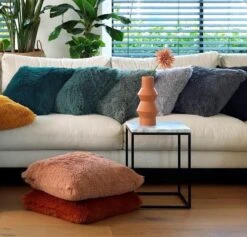 FLUFFY - Kussenhoes Unikleur 45x45 Cm - Sagebrush Green - Groen - Exclusief Binnenkussen -Dutch Decor 1200x1151