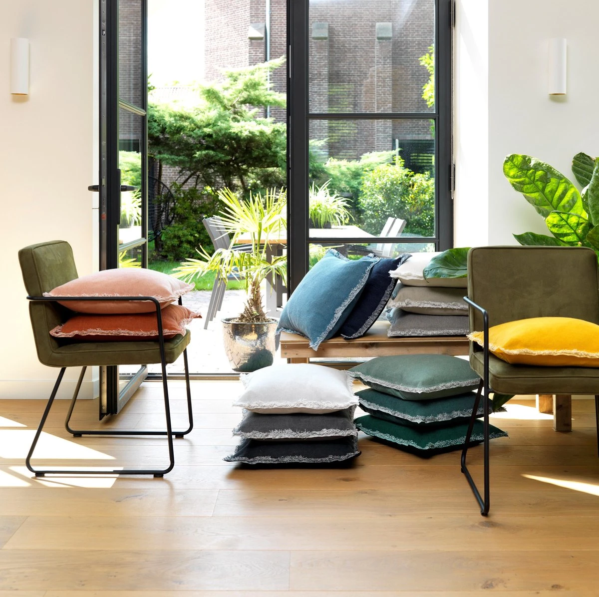 BURTO - Sierkussen Van Gewassen Katoen Pumice Stone 45x45 Cm - Beige - Inclusief Binnenvulling 12 BURTO - Sierkussen Van Gewassen Katoen Pumice Stone 45x45 Cm - Beige - Inclusief Binnenvulling - Afbeelding 10