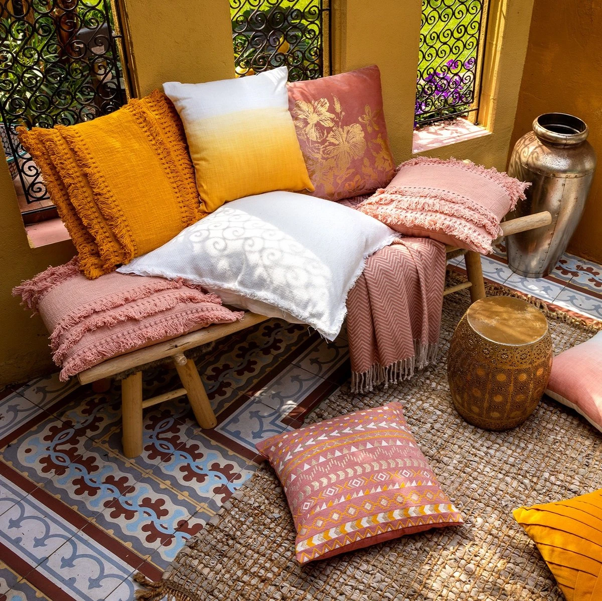 BURTO - Kussenhoes Van Gewassen Katoen Snow White 60x60 Cm - Wit - Exclusief Binnenkussen 6 BURTO - Kussenhoes Van Gewassen Katoen Snow White 60x60 Cm - Wit - Exclusief Binnenkussen - Afbeelding 4