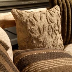 HOJA - Sierkussen 45x45 Cm Semolina - Beige - Inclusief Binnenvulling -Dutch Decor 1200x1200 1043