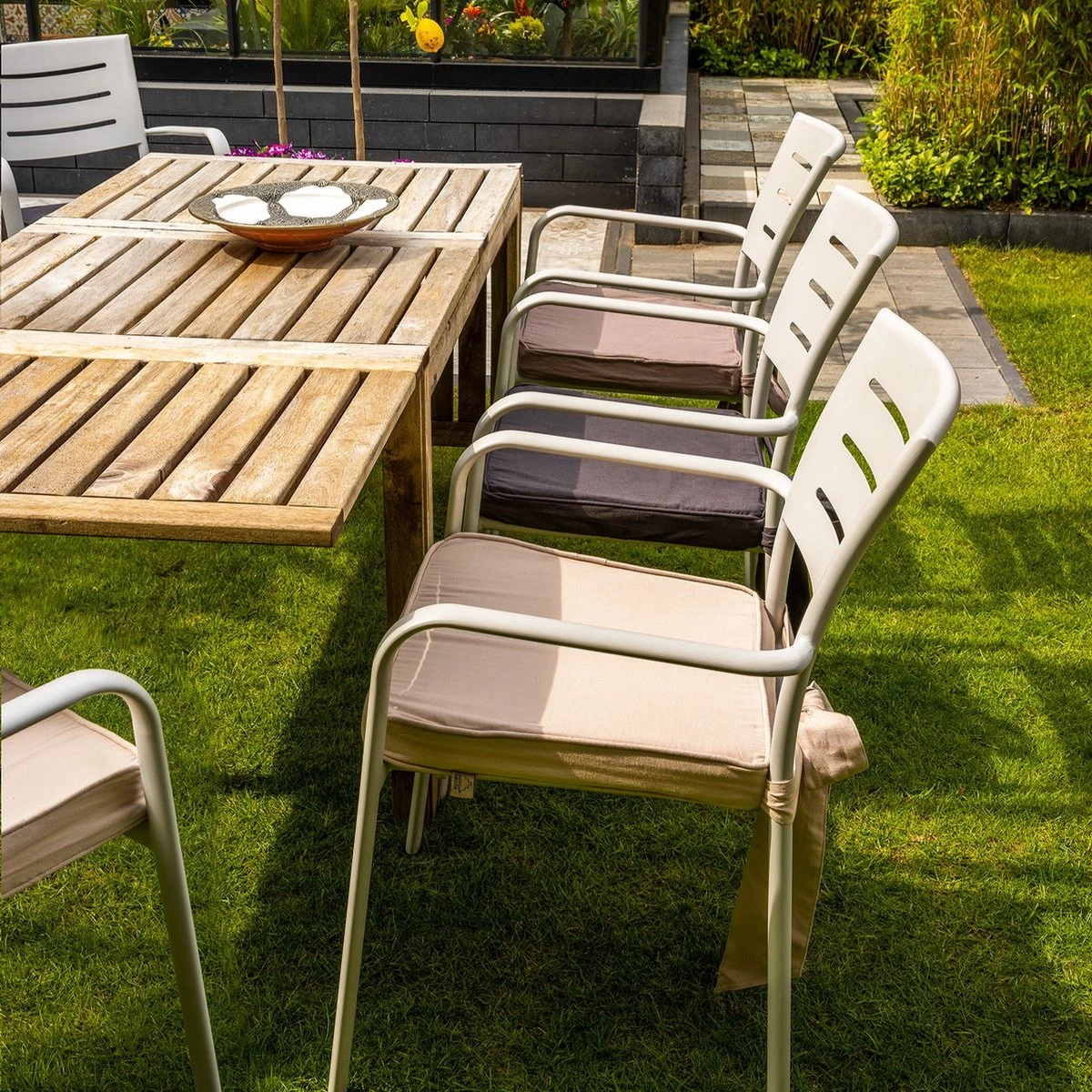 Dutch Decor - JAVAAN - Stoelkussen Met Lint Charcoal Gray 45x45 Cm - Grijs - Zitkussen 5 Dutch Decor - JAVAAN - Stoelkussen Met Lint Charcoal Gray 45x45 Cm - Grijs - Zitkussen - Afbeelding 3