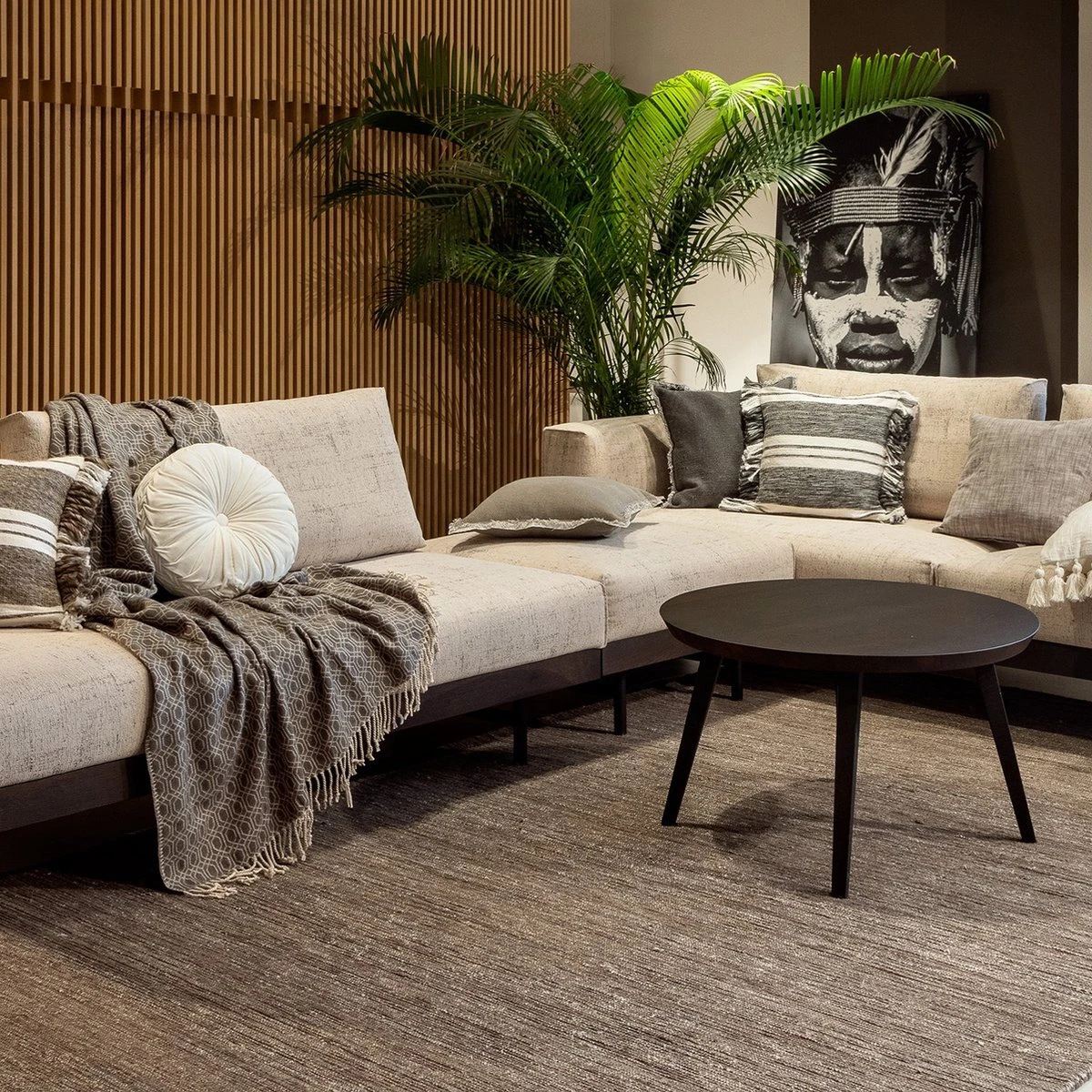 Dutch Decor - ELODIE - Plaid 140x180 Cm - Charcoal Gray - Taupe / Grijs / Beige - Geometrisch Patroon - Franjes - Deken 7 Dutch Decor - ELODIE - Plaid 140x180 Cm - Charcoal Gray - Taupe / Grijs / Beige - Geometrisch Patroon - Franjes - Deken - Afbeelding 5