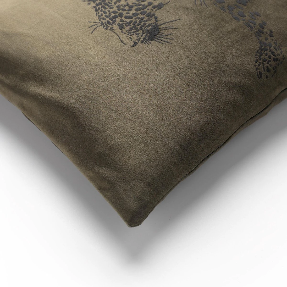 SULA - Sierkussen Met Dierenprint 30x50 Cm Chive - Groen - Inclusief Binnenvulling 5 SULA - Sierkussen Met Dierenprint 30x50 Cm Chive - Groen - Inclusief Binnenvulling - Afbeelding 3