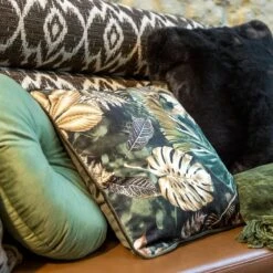 BASIL - Kussenhoes Velvet Chive 45x45 Cm - Groen - Exclusief Binnenkussen 11 BASIL - Kussenhoes Velvet Chive 45x45 Cm - Groen - Exclusief Binnenkussen -Dutch Decor 1200x1200 157