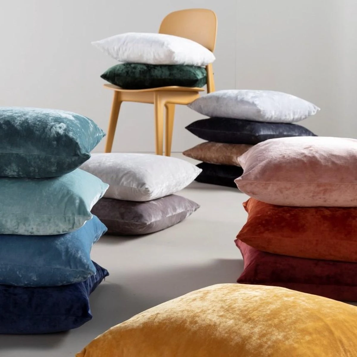 SKY - Kussenhoes Velvet 45x45 Cm - Mountain View - Donkergroen - Exclusief Binnenkussen 5 SKY - Kussenhoes Velvet 45x45 Cm - Mountain View - Donkergroen - Exclusief Binnenkussen - Afbeelding 3