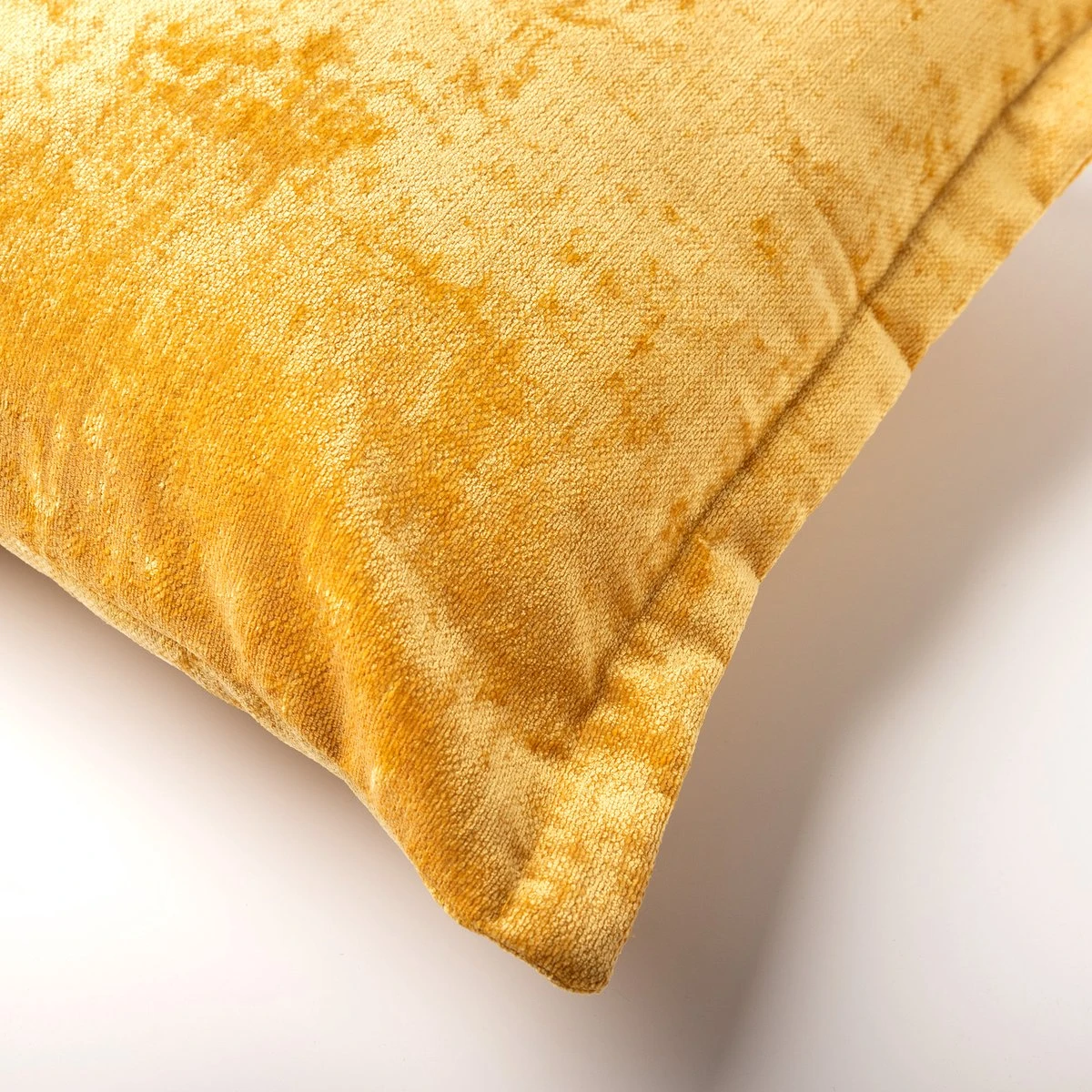 LEWIS - Kussenhoes 45x45 Cm Golden Glow - Geel - Exclusief Binnenkussen 4 LEWIS - Kussenhoes 45x45 Cm Golden Glow - Geel - Exclusief Binnenkussen - Afbeelding 2