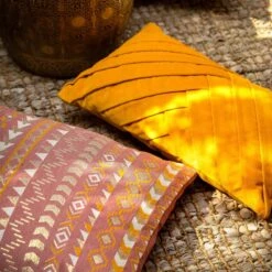 FEMM - Kussenhoes Velvet 30x50 Cm - Golden Glow - Geel - Exclusief Binnenkussen -Dutch Decor 1200x1200 211