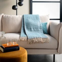 Dutch Decor - ELODIE - Plaid 140x180 Cm - Sagebrush Green - Lichtgroen & Beige - Franjes - Geometrisch Patroon - Deken -Dutch Decor 1200x1200 285