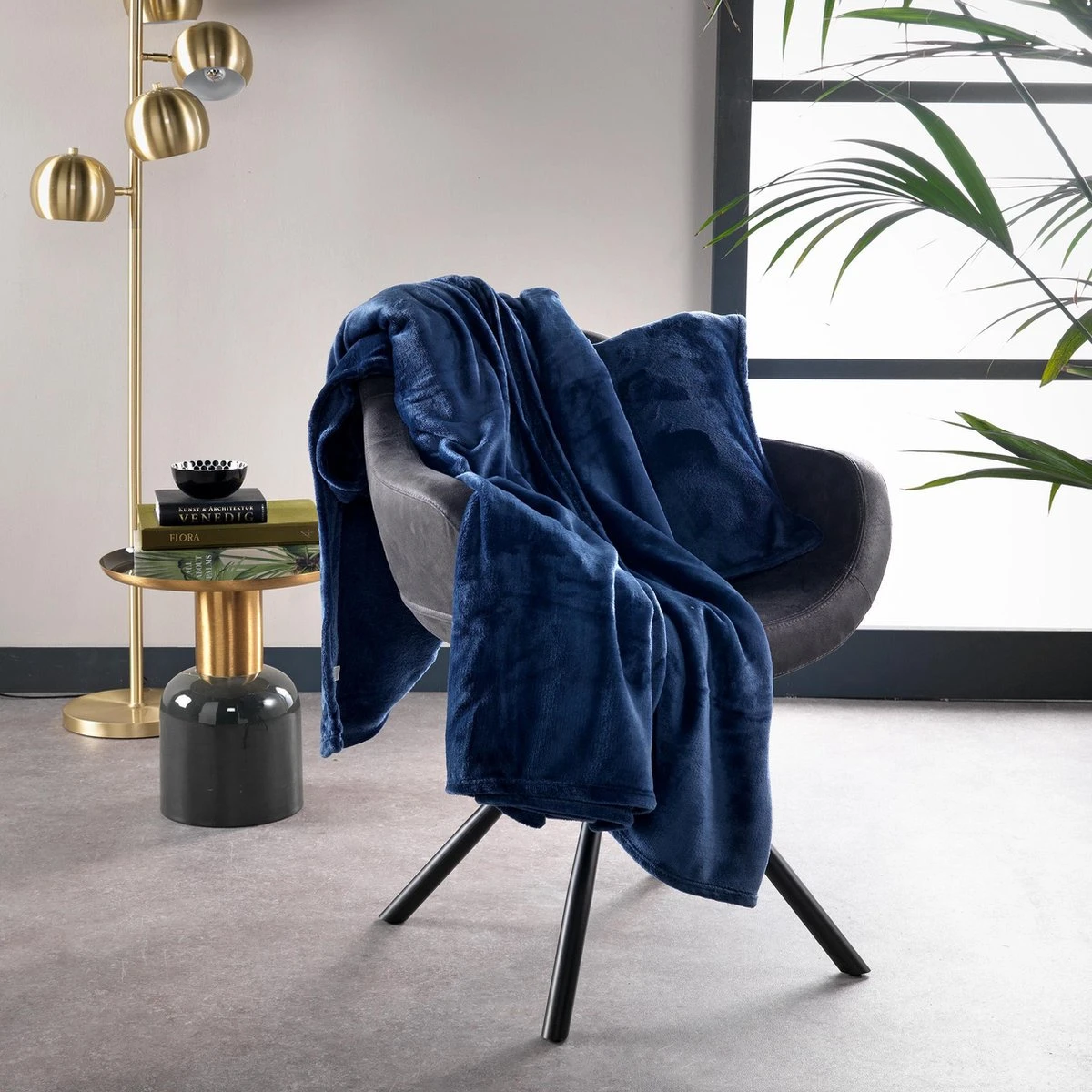 Dutch Decor - BILLY - Plaid Flannel Fleece 150x200 Cm - Insignia Blue - Blauw - Superzacht - Deken 8 Dutch Decor - BILLY - Plaid Flannel Fleece 150x200 Cm - Insignia Blue - Blauw - Superzacht - Deken - Afbeelding 6