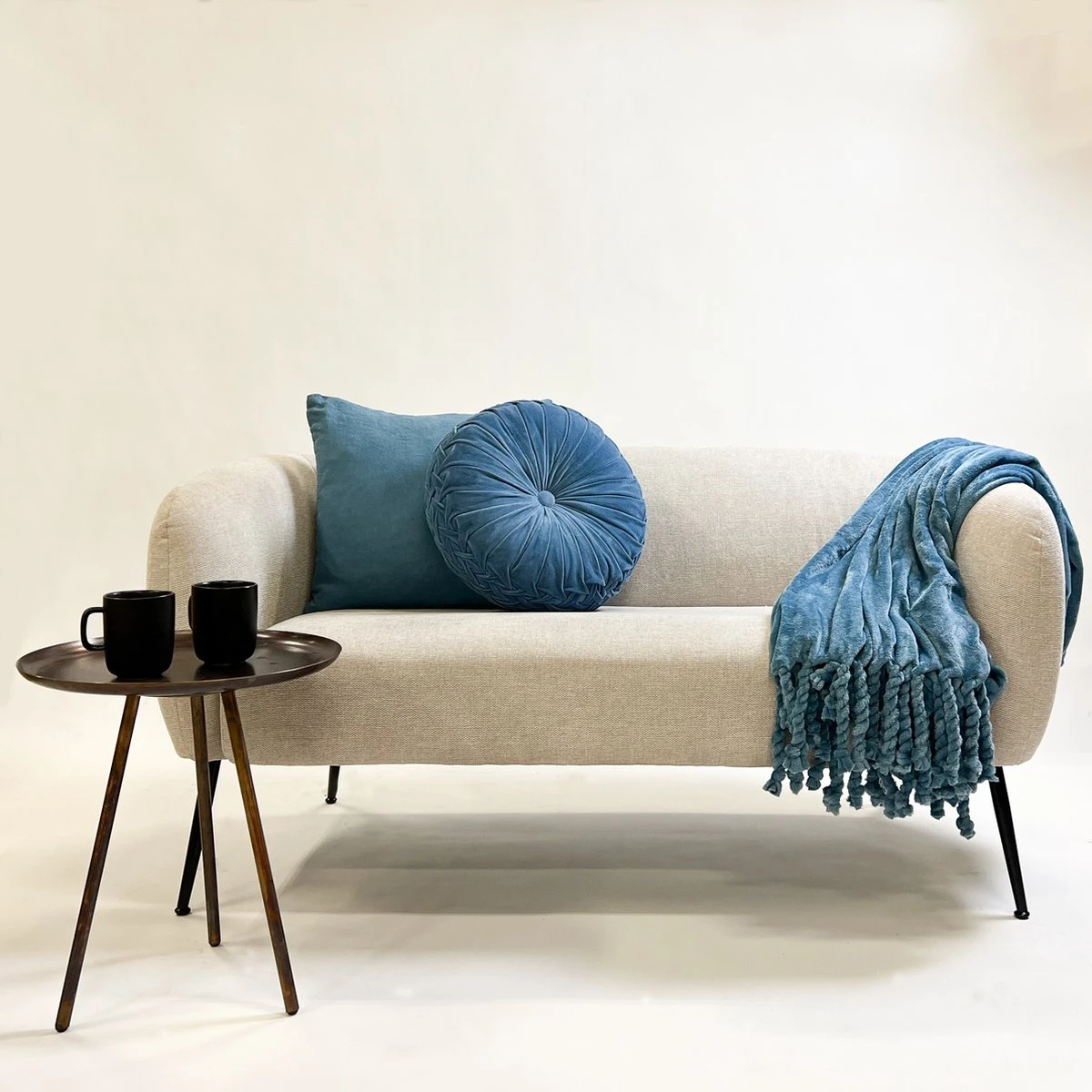 Dutch Decor - FLORIJN - Plaid Fleece 150x200 Cm - Provincial Blue - Blauw - Superzacht - Met Franjes - Deken 4 Dutch Decor - FLORIJN - Plaid Fleece 150x200 Cm - Provincial Blue - Blauw - Superzacht - Met Franjes - Deken - Afbeelding 2