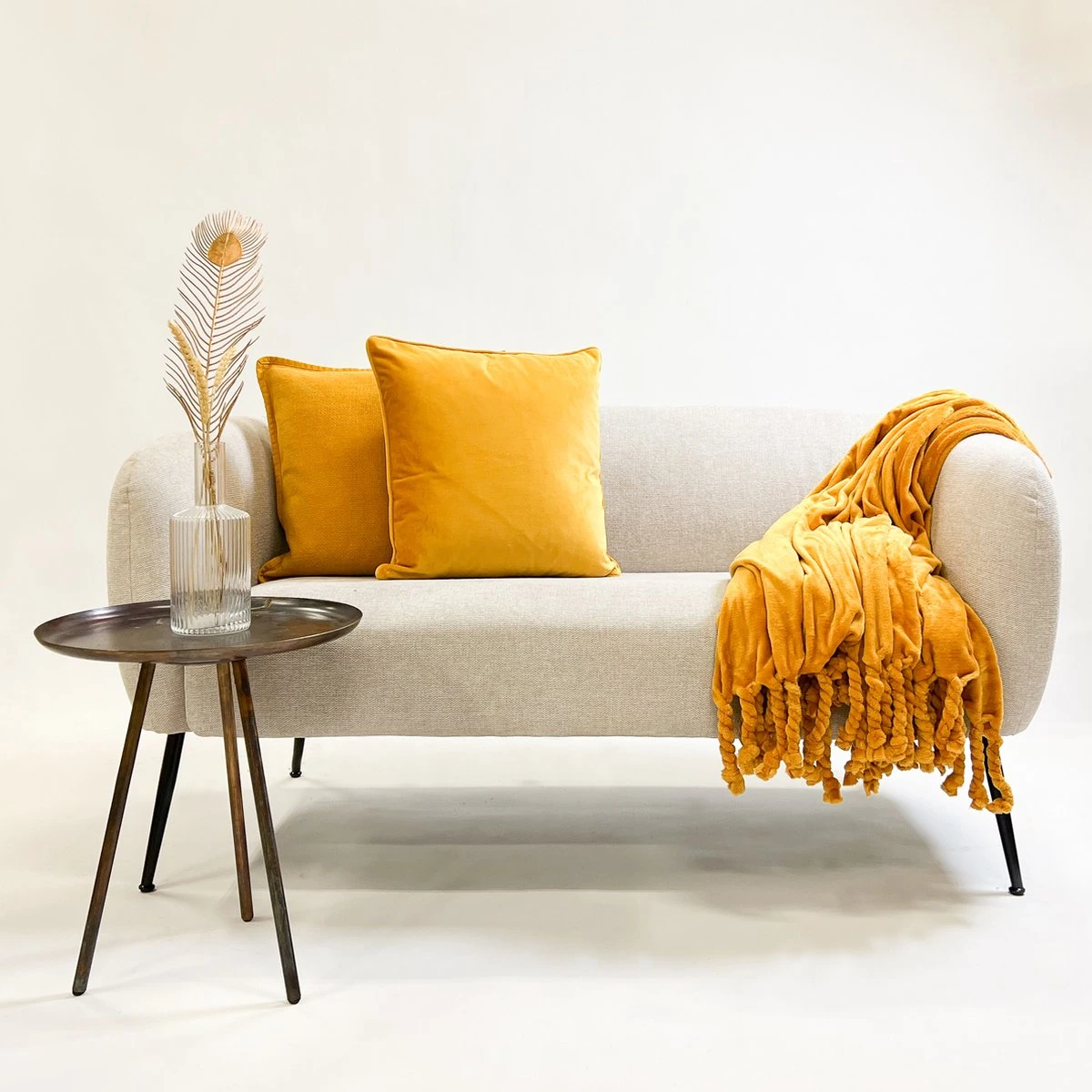 Dutch Decor - FLORIJN - Plaid Fleece 150x200 Cm - Golden Glow - Geel - Superzacht - Met Franjes - Deken 6 Dutch Decor - FLORIJN - Plaid Fleece 150x200 Cm - Golden Glow - Geel - Superzacht - Met Franjes - Deken - Afbeelding 4