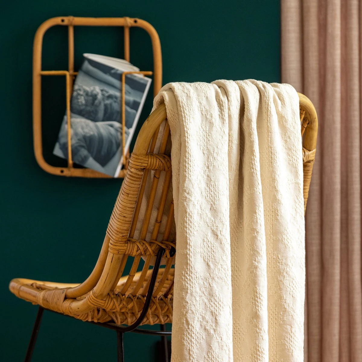 Dutch Decor - BELLE - Plaid Van Katoen 130x180 Cm Snow White - Wit - Deken 5 Dutch Decor - BELLE - Plaid Van Katoen 130x180 Cm Snow White - Wit - Deken - Afbeelding 3