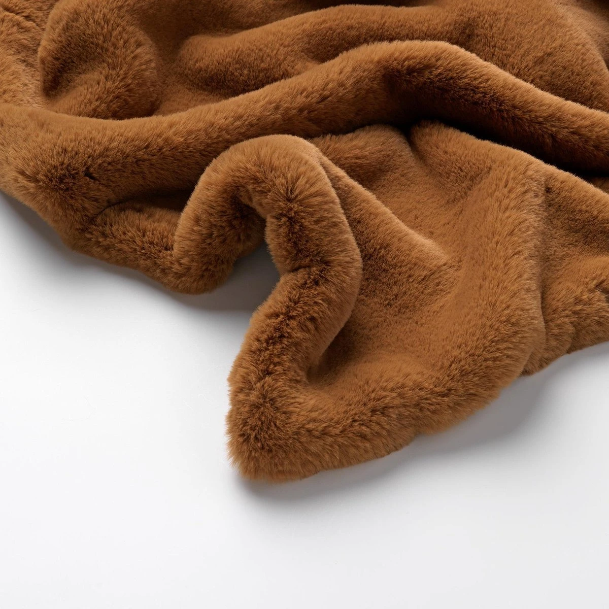 Dutch Decor - ZINZI - Plaid Unikleur 140x180 Cm Tobacco Brown - Bruin - Deken 4 Dutch Decor - ZINZI - Plaid Unikleur 140x180 Cm Tobacco Brown - Bruin - Deken - Afbeelding 2