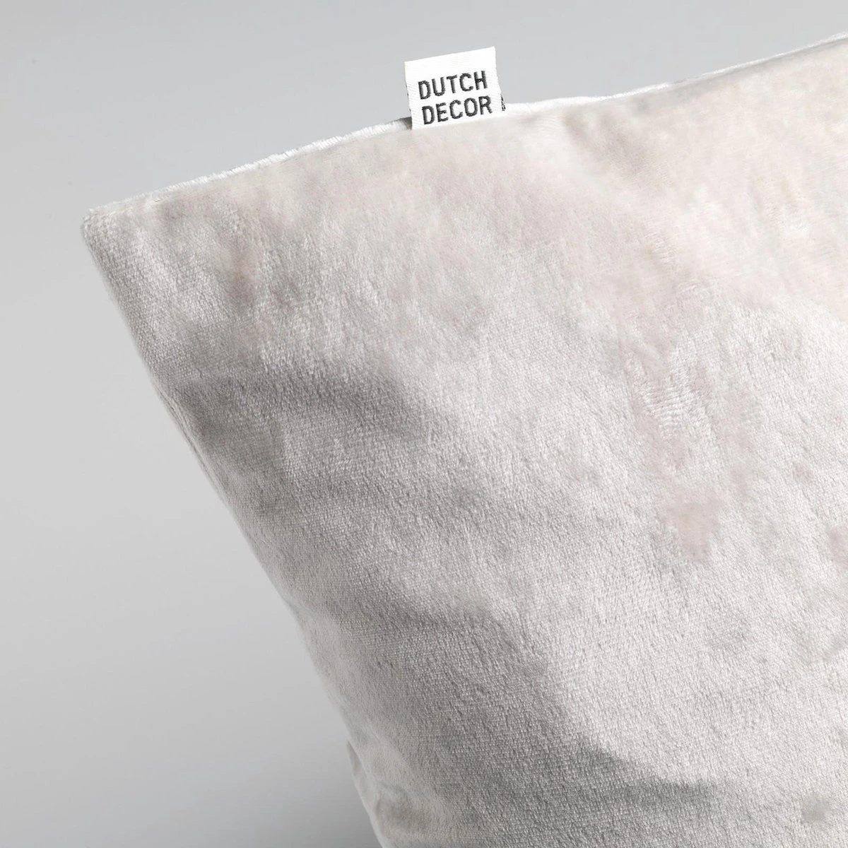 SKY - Kussenhoes Velvet 45x45 Cm - Pumice Stone - Beige - Exclusief Binnenkussen 4 SKY - Kussenhoes Velvet 45x45 Cm - Pumice Stone - Beige - Exclusief Binnenkussen - Afbeelding 2