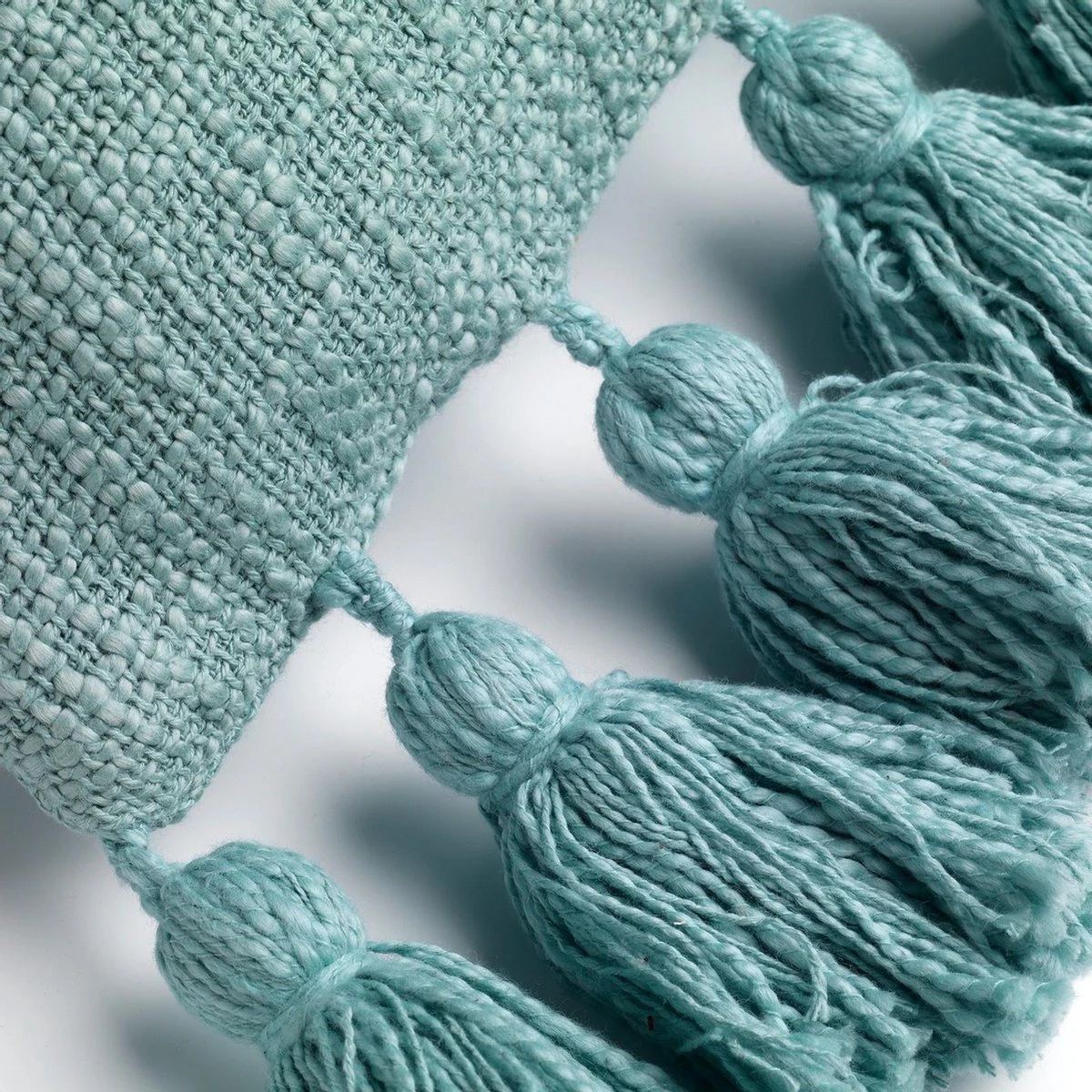 Dutch Decor RUBY - Sierkussen Katoen 45x45 Cm - Jadeite - Lichtgroen - Kussentje Met Flosjes - Inclusief Binnenkussen 4 Dutch Decor RUBY - Sierkussen Katoen 45x45 Cm - Jadeite - Lichtgroen - Kussentje Met Flosjes - Inclusief Binnenkussen - Afbeelding 2