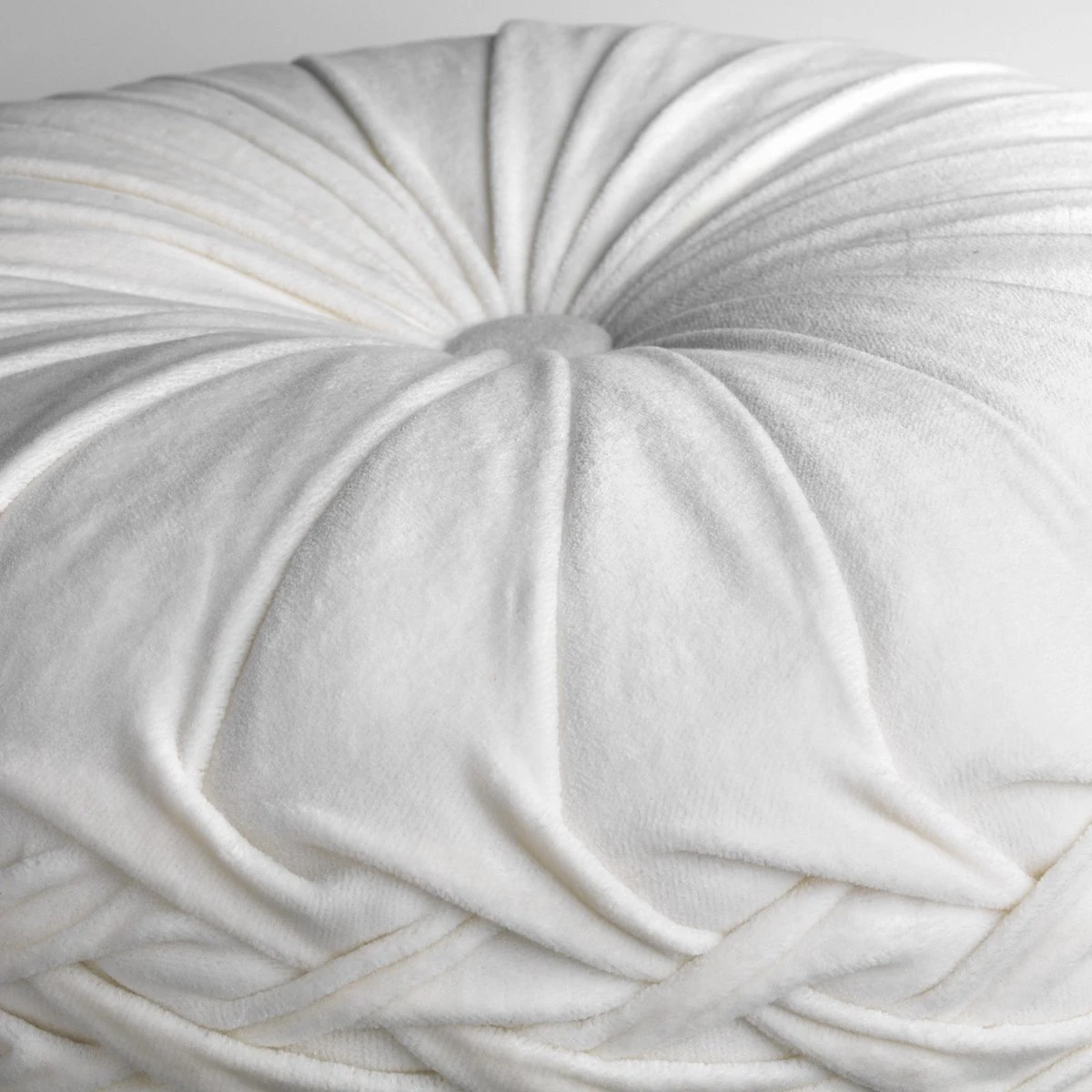 Dutch Decor - KAJA - Sierkussen Rond Velvet 40 Cm - Snow White - Wit 7 Dutch Decor - KAJA - Sierkussen Rond Velvet 40 Cm - Snow White - Wit - Afbeelding 5