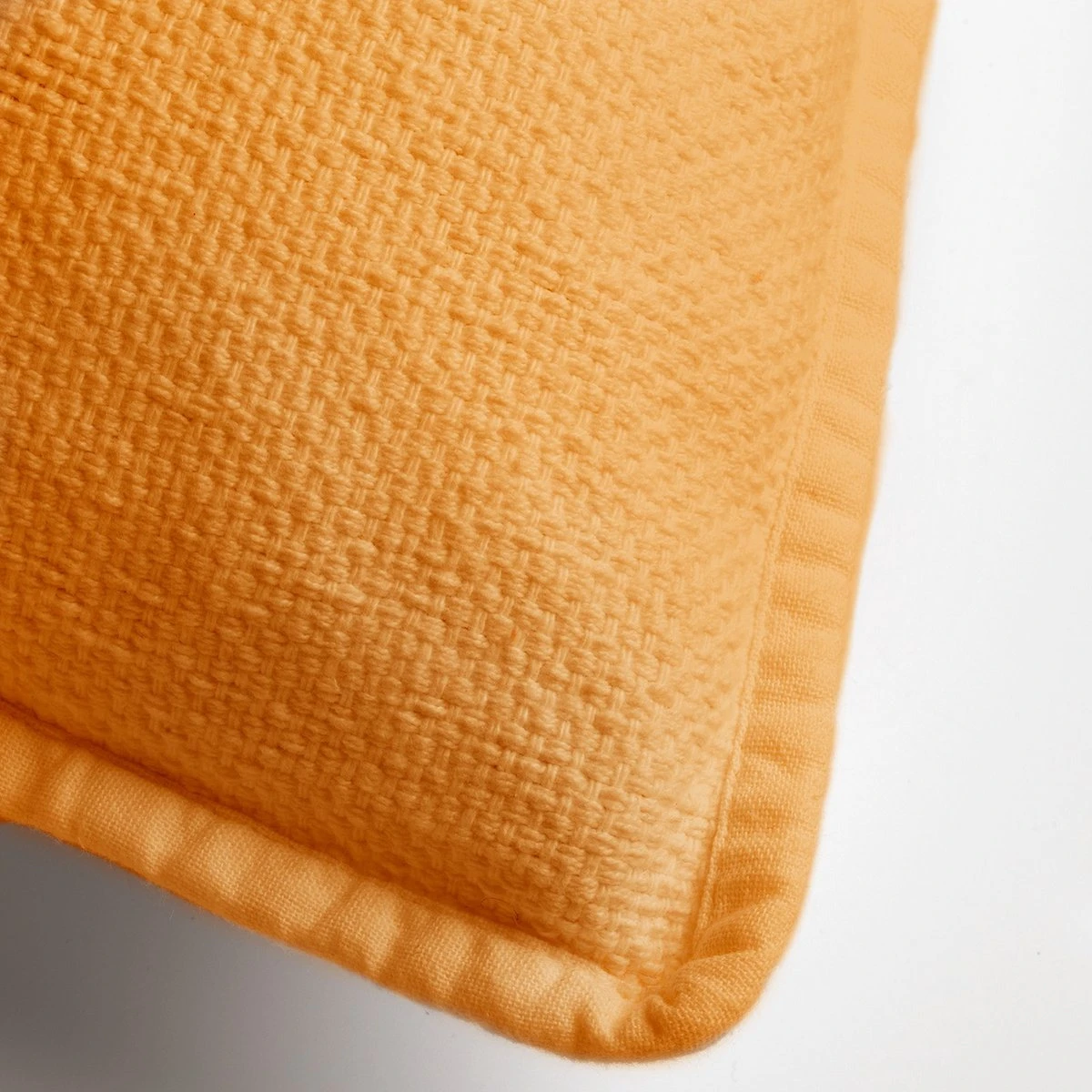 BOWIE - Sierkussen Van Gewassen Katoen Golden Glow 45x45 Cm - Geel - Inclusief Binnenvulling 5 BOWIE - Sierkussen Van Gewassen Katoen Golden Glow 45x45 Cm - Geel - Inclusief Binnenvulling - Afbeelding 3