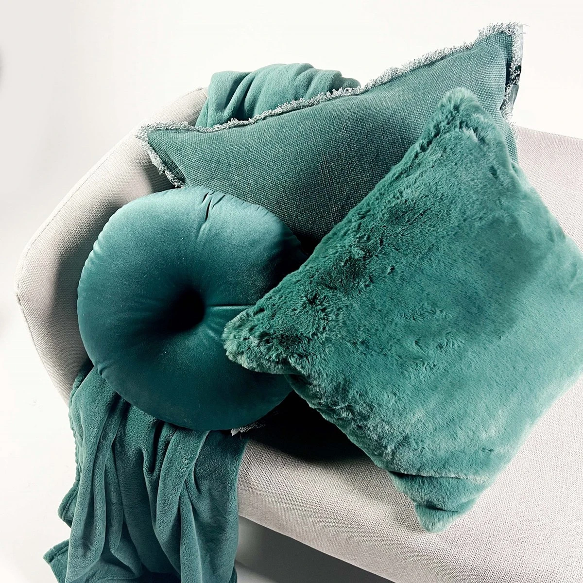 BURTO - Sierkussen Van Gewassen Katoen Sagebrush Green 60x60 Cm - Groen - Inclusief Binnenkussen 5 BURTO - Sierkussen Van Gewassen Katoen Sagebrush Green 60x60 Cm - Groen - Inclusief Binnenkussen - Afbeelding 3