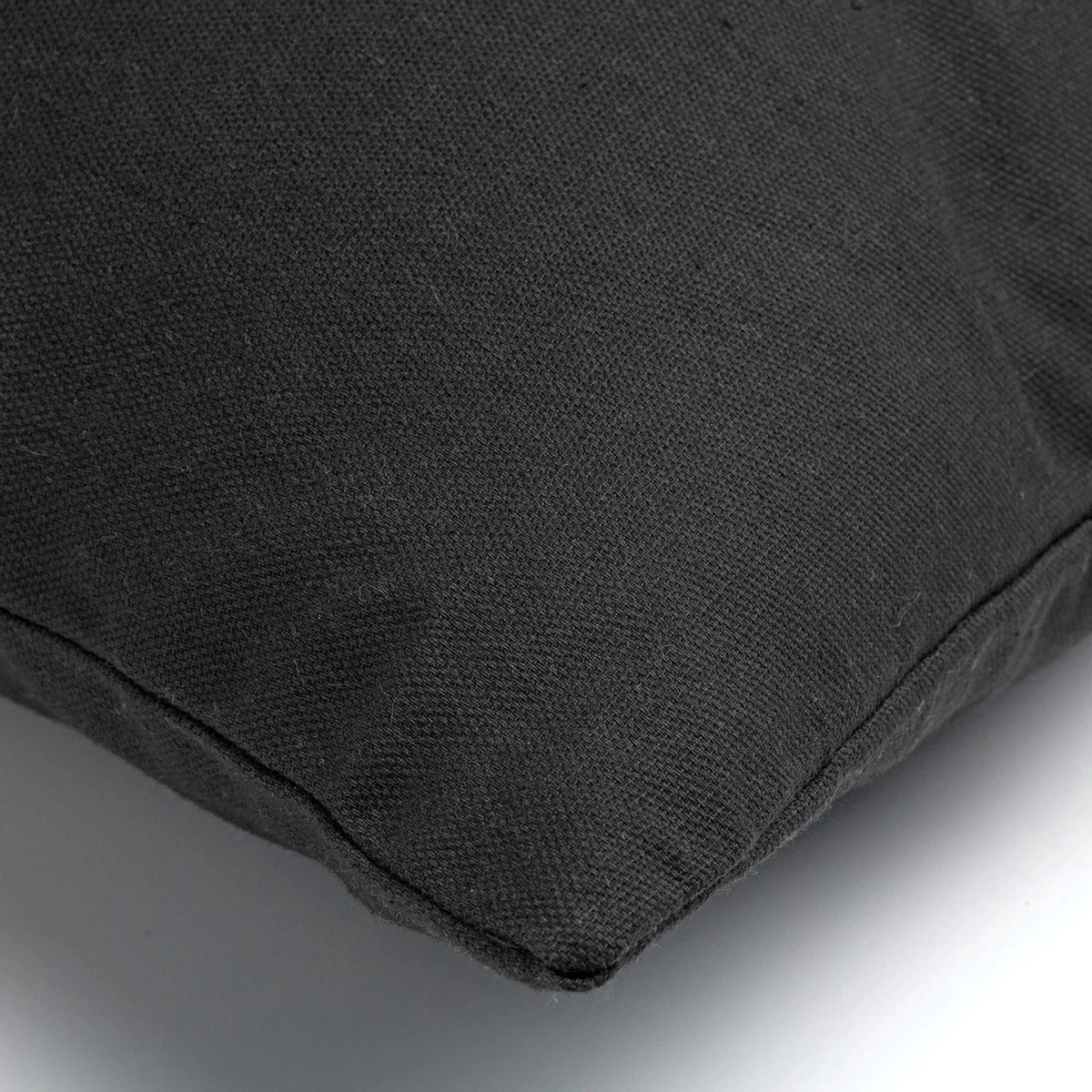 JAMES - Kussenhoes Katoen 45x45 Cm - Raven - Zwart - Met Rits 4 JAMES - Kussenhoes Katoen 45x45 Cm - Raven - Zwart - Met Rits - Afbeelding 2