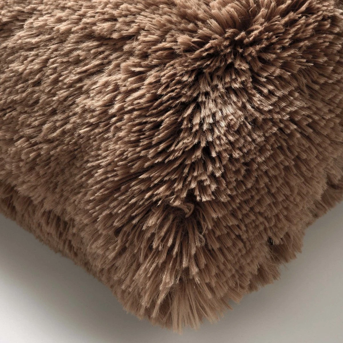 Set Van 2- Dutch Decor FLUFFY - Kussenhoezen Unikleur Tobacco Brown 45x45 Cm - Bruin 7 Set Van 2- Dutch Decor FLUFFY - Kussenhoezen Unikleur Tobacco Brown 45x45 Cm - Bruin - Afbeelding 5