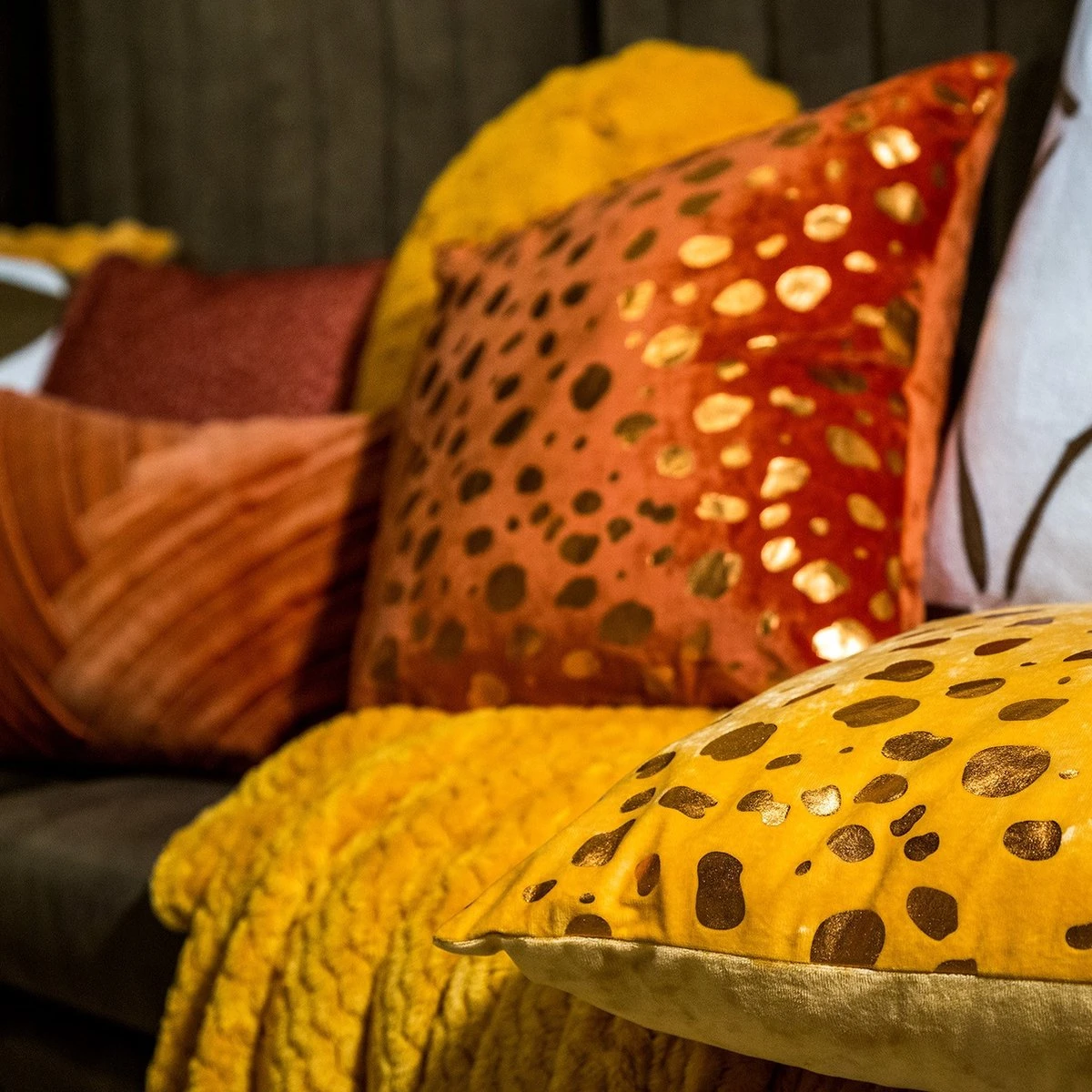 TINO - Kussenhoes Velvet 45x45 Cm Potters Clay - Oranje - Exclusief Binnenkussen 6 TINO - Kussenhoes Velvet 45x45 Cm Potters Clay - Oranje - Exclusief Binnenkussen - Afbeelding 4