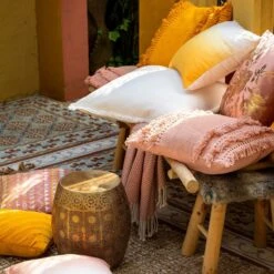 BURTO - Kussenhoes Van Gewassen Katoen Snow White 60x60 Cm - Wit - Exclusief Binnenkussen 15 BURTO - Kussenhoes Van Gewassen Katoen Snow White 60x60 Cm - Wit - Exclusief Binnenkussen -Dutch Decor 1200x1200 800