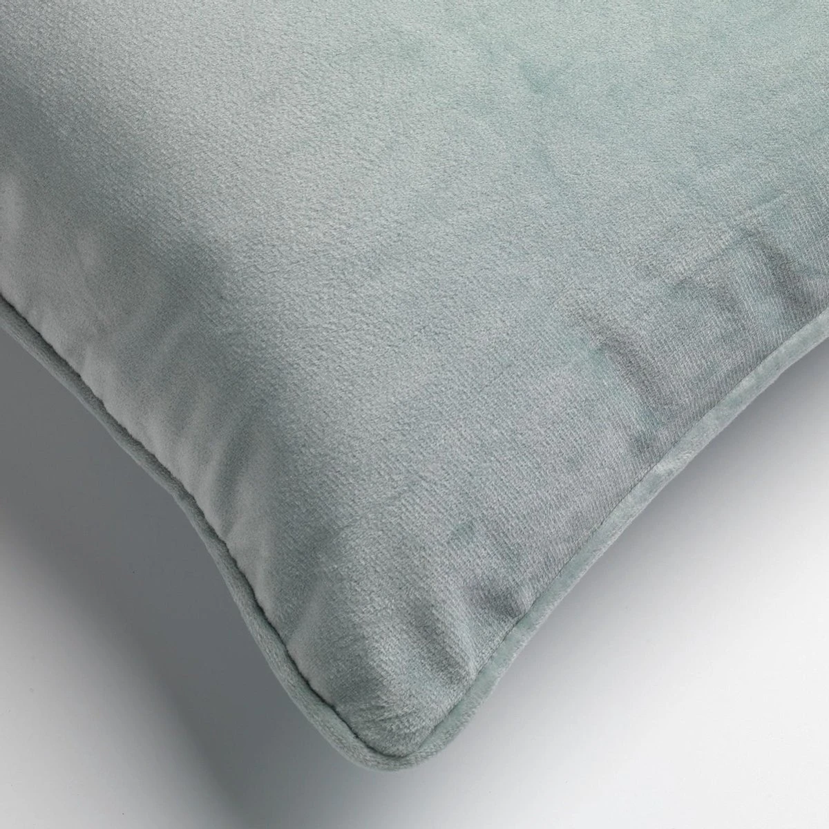 FINN - Kussenhoes Velvet 30x50 Cm - Jadeite - Lichtgroen - Exclusief Binnenkussen 4 FINN - Kussenhoes Velvet 30x50 Cm - Jadeite - Lichtgroen - Exclusief Binnenkussen - Afbeelding 2
