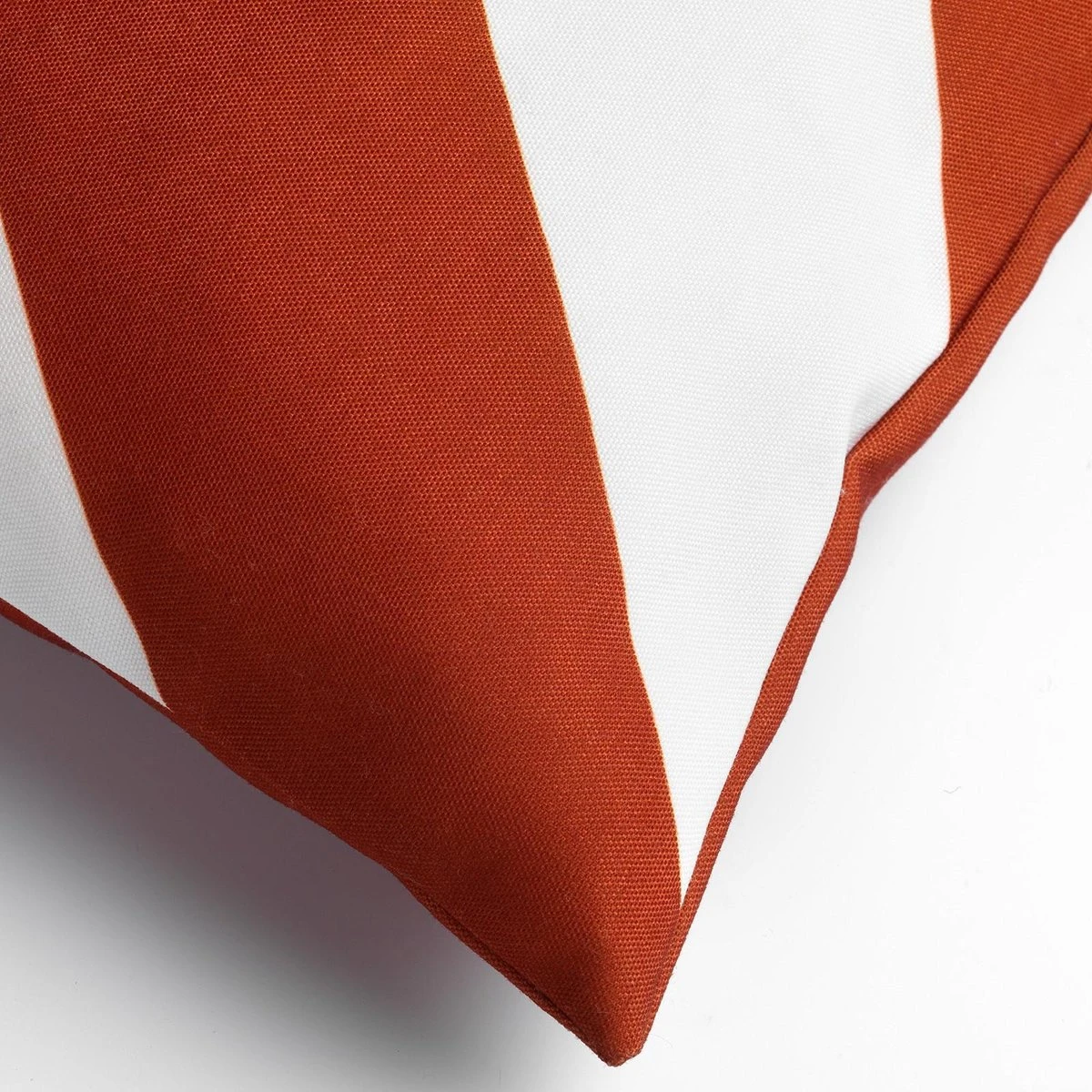 Dutch Decor - SANZENO - Outdoor Sierkussen 45x45 Cm - Waterafstotend En Uv-bestendig - Gestreept - Potters Clay - Wit En Oranje - Buitenkussen - Tuinkussen - Loungekussen- Voor Buiten 5 Dutch Decor - SANZENO - Outdoor Sierkussen 45x45 Cm - Waterafstotend En Uv-bestendig - Gestreept - Potters Clay - Wit En Oranje - Buitenkussen - Tuinkussen - Loungekussen- Voor Buiten - Afbeelding 3