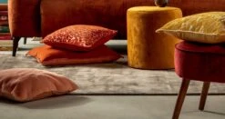 FAY - Sierkussen Velvet Potters Clay 40x60 Cm - Oranje - Inclusief Binnenvulling -Dutch Decor 1200x638 3