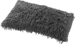 VEERA - Kussenhoes Met Imitatiebont Jadeite 30x50 Cm - Groen - Met Rits 9 VEERA - Kussenhoes Met Imitatiebont Jadeite 30x50 Cm - Groen - Met Rits -Dutch Decor 1200x707