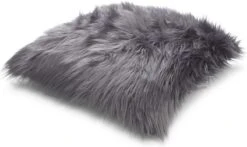MEES - Kussenhoes 45x45 Cm - Donkergrijs- Antraciet - Fluffy - Superzacht - Exclusief Binnenkussen 9 MEES - Kussenhoes 45x45 Cm - Donkergrijs- Antraciet - Fluffy - Superzacht - Exclusief Binnenkussen -Dutch Decor 1200x714 1