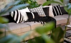 Dutch Decor - FLORIJN - Plaid Fleece 150x200 Cm - Raven - Zwart - Superzacht - Met Franjes - Deken 7 Dutch Decor - FLORIJN - Plaid Fleece 150x200 Cm - Raven - Zwart - Superzacht - Met Franjes - Deken -Dutch Decor 1200x723 4